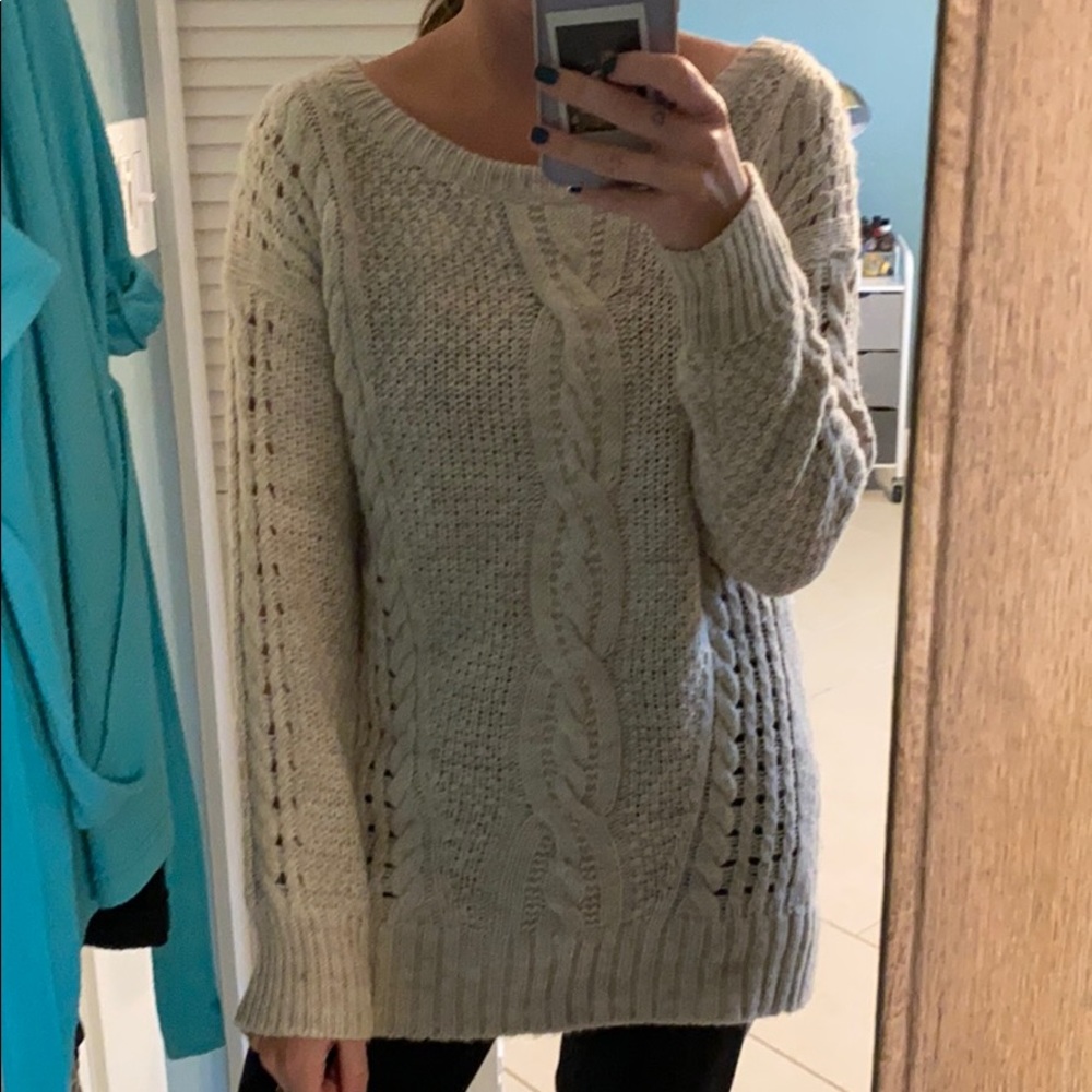 American Eagle Sweater